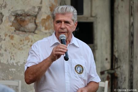 Ob Maistrovem letu izšla pesniška zbirka Maistrovih trideset (10)